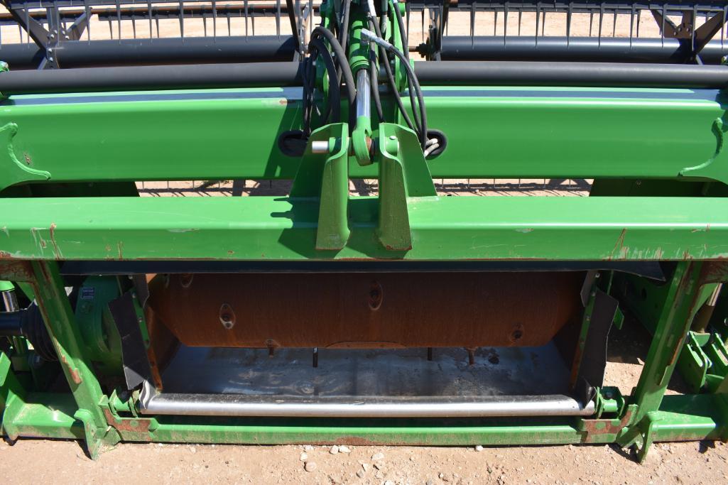 2014 John Deere 640D 40' draper head