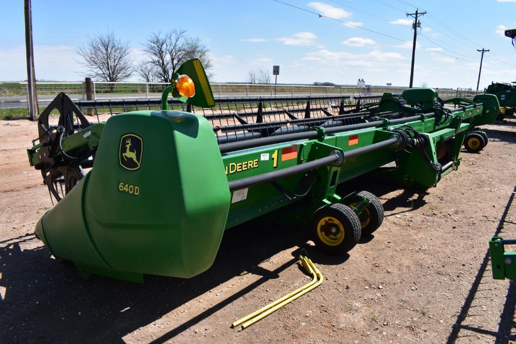 2014 John Deere 640D 40' draper head