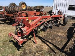 International Harvester 720 5-bottom plow