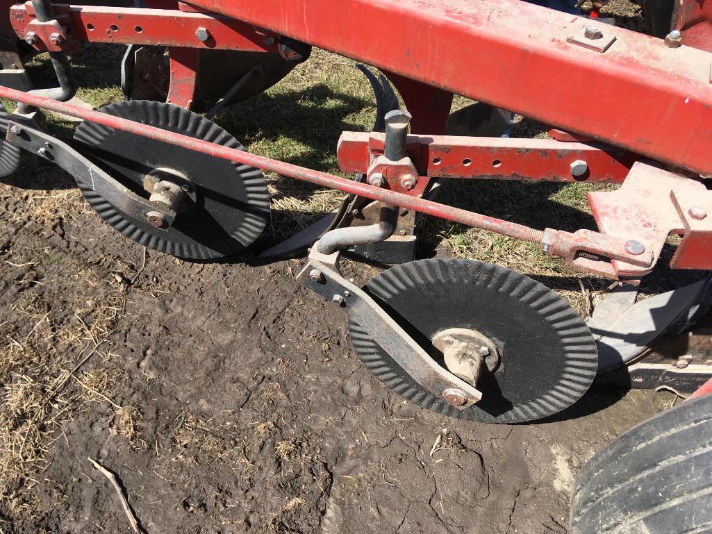 International Harvester 720 5-bottom plow