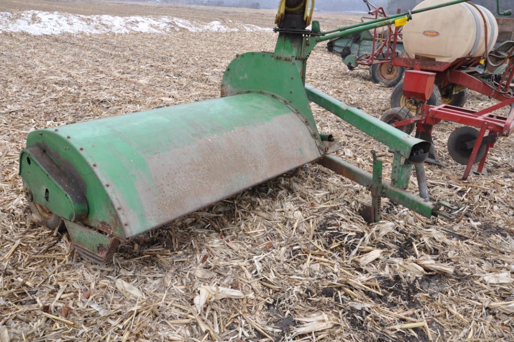 John Deere pull-type forage chopper