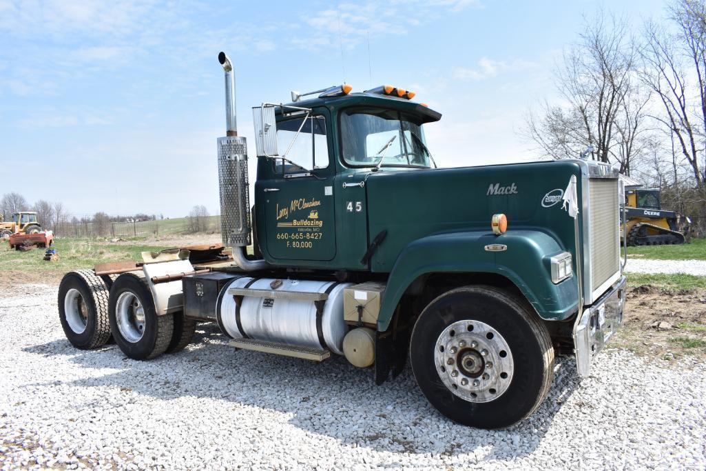 1987 Mack RW600 day cab semi