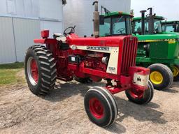 1964 IH 806 2wd tractor