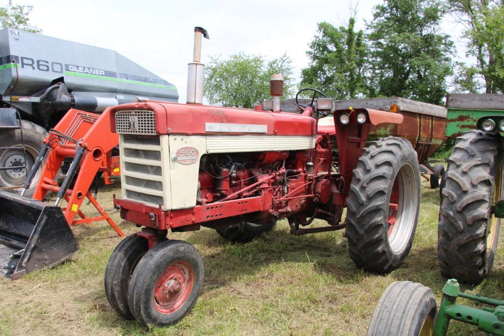 1962 Farmall 560 gas tractor