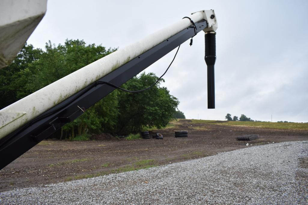 Friesen Seed Express 240RT seed tender