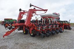 2009 White 8531 16/31 planter