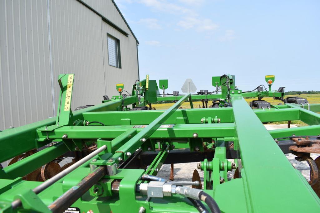 2012 John Deere 2700 7-shank 17'6" disk ripper