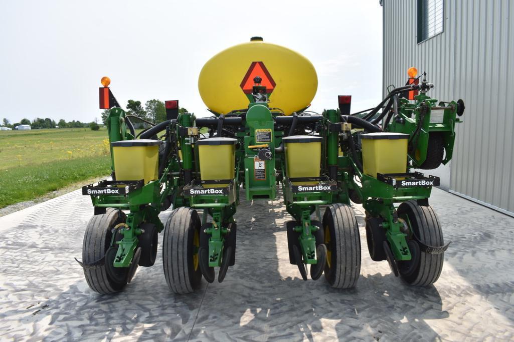 2011 John Deere 1770NT 16 row 30" planter