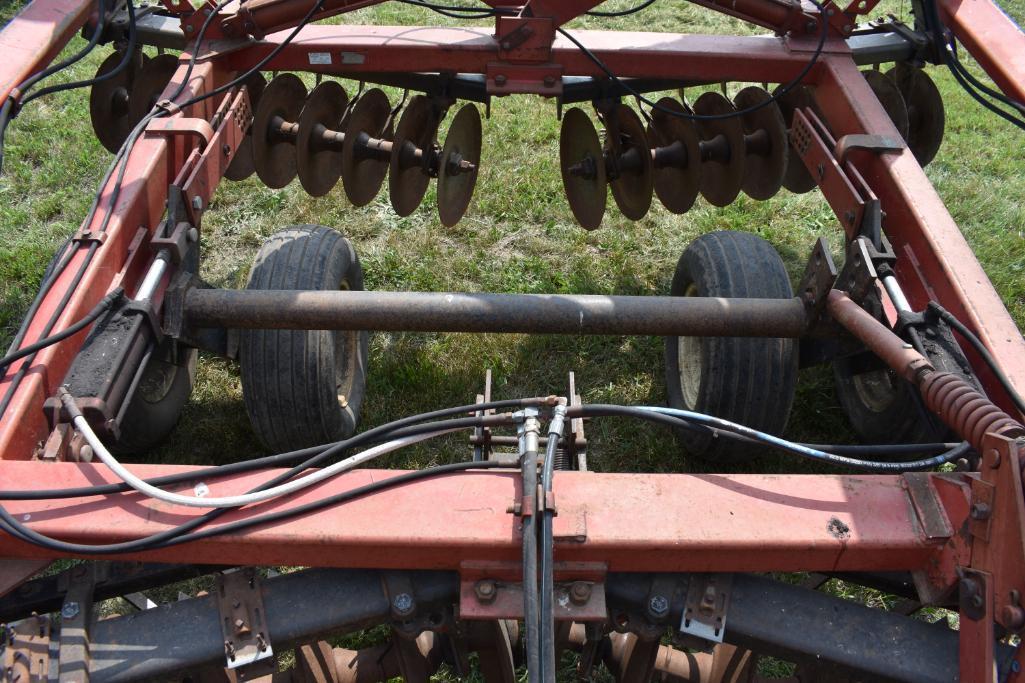 International Harvester 496 23' disk