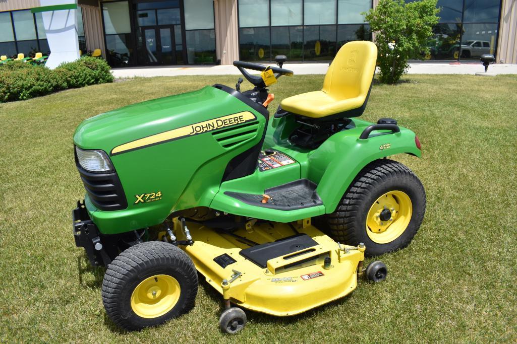 2012 John Deere X724 4-Wheel Steer lawn mower