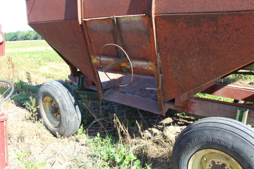 175 bu. J & M gravity wagon w/ JD 1065 gear