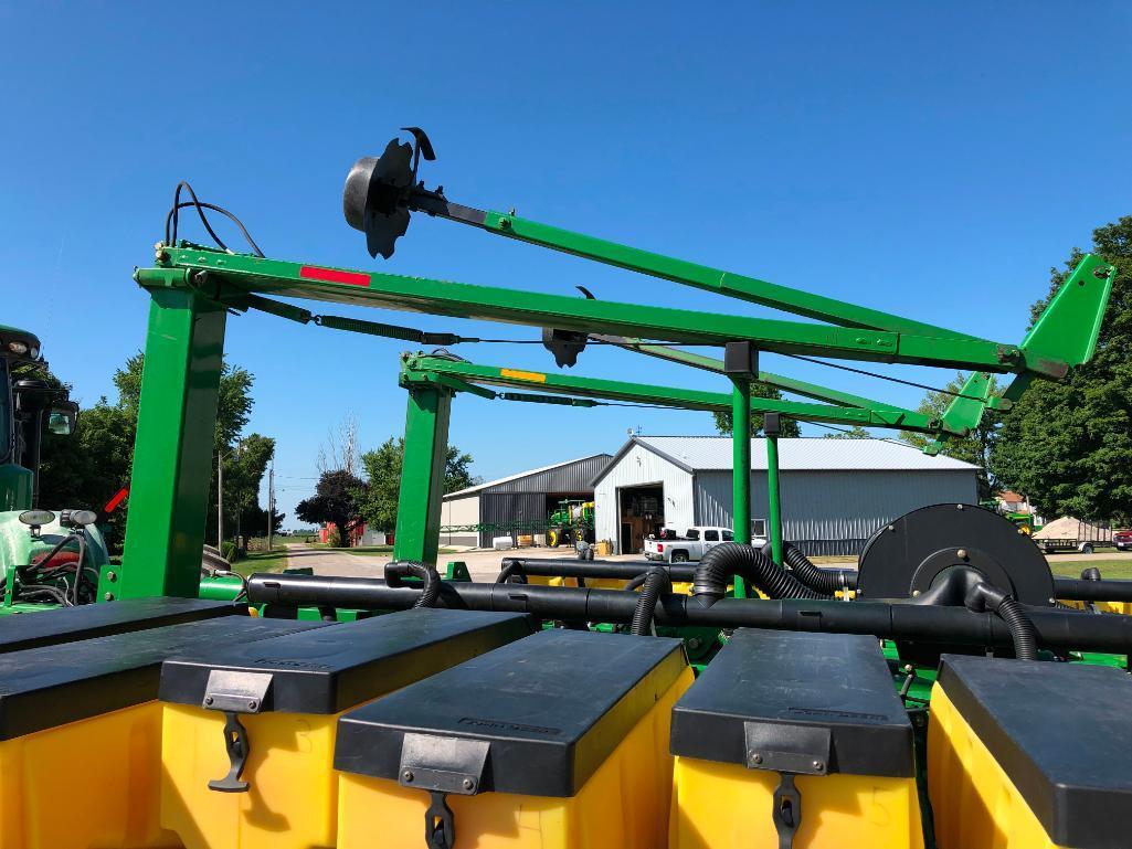 2002 John Deere 1780 16/31 planter