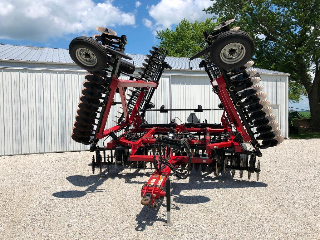 Case IH True-Tandem 330 Turbo 34' vertical tillage tool