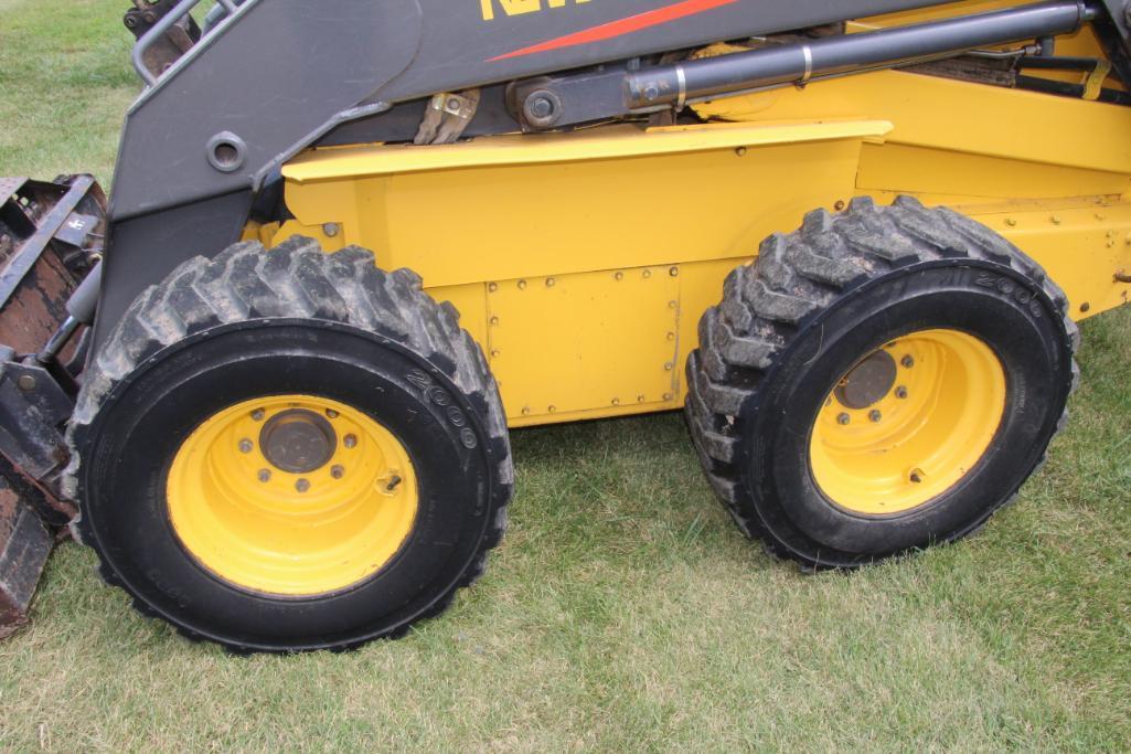 New Holland LS 180 skid steer