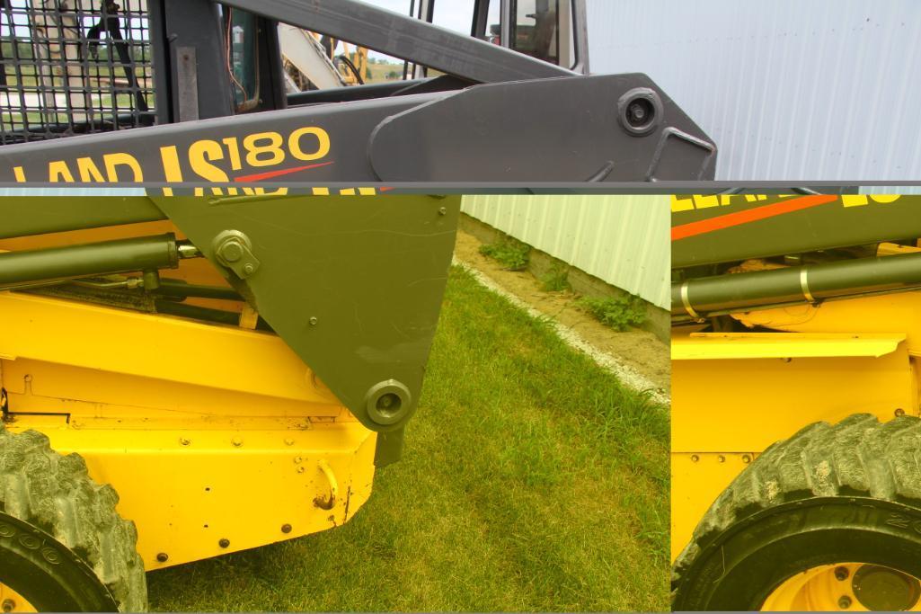 New Holland LS 180 skid steer