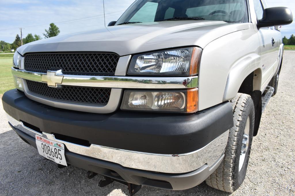 2004 Chevrolet 2500HD 4wd pickup