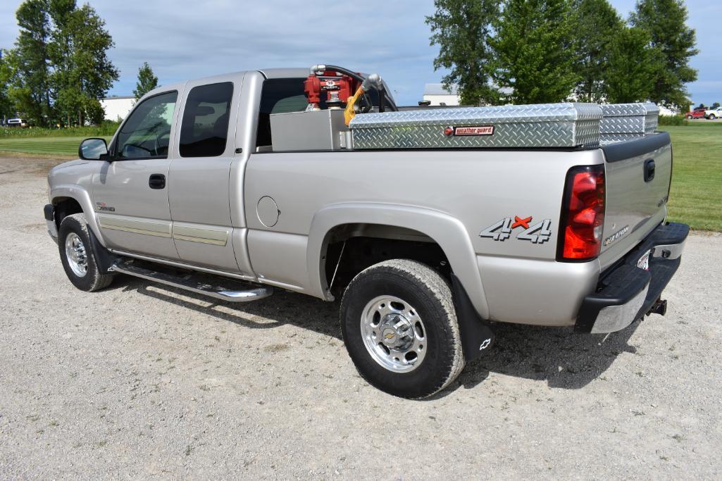 2004 Chevrolet 2500HD 4wd pickup