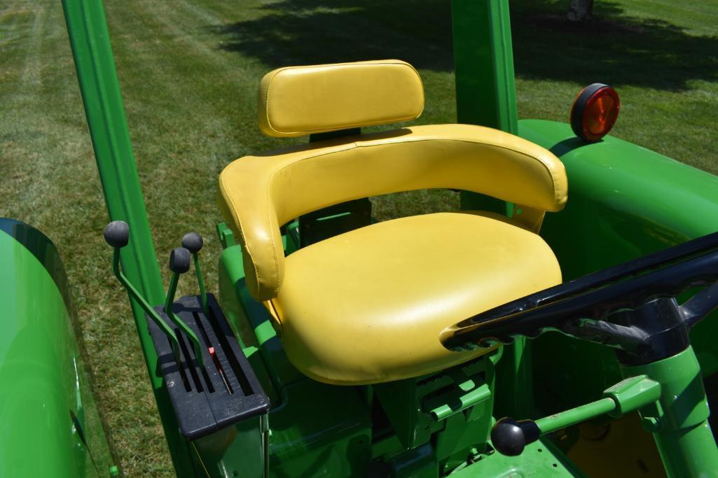 1972 John Deere 2520 2wd tractor