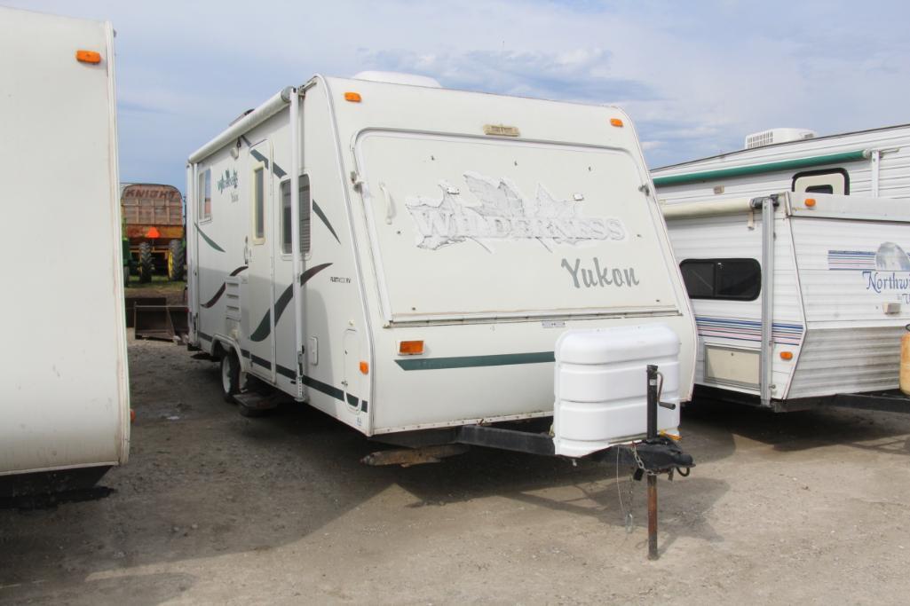 2001 Fleetwood Wilderness Yukon 23' bumper hitch camper