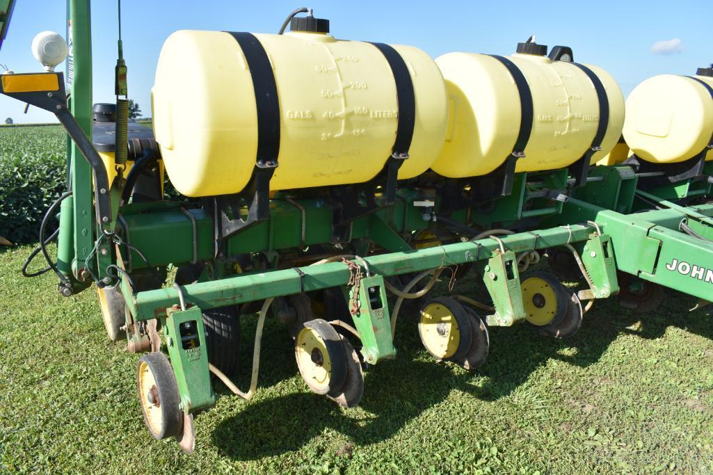 John Deere 7200 8 row 30" planter