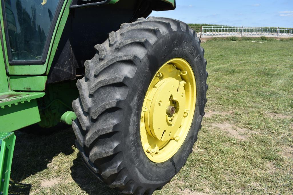 1979 John Deere 4440 2wd tractor