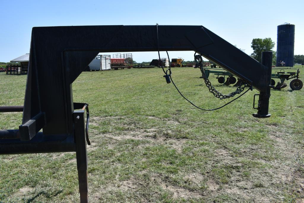 36' gooseneck in-line hay trailer