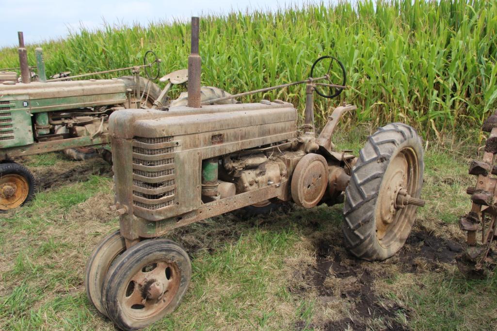 John Deere H tractor