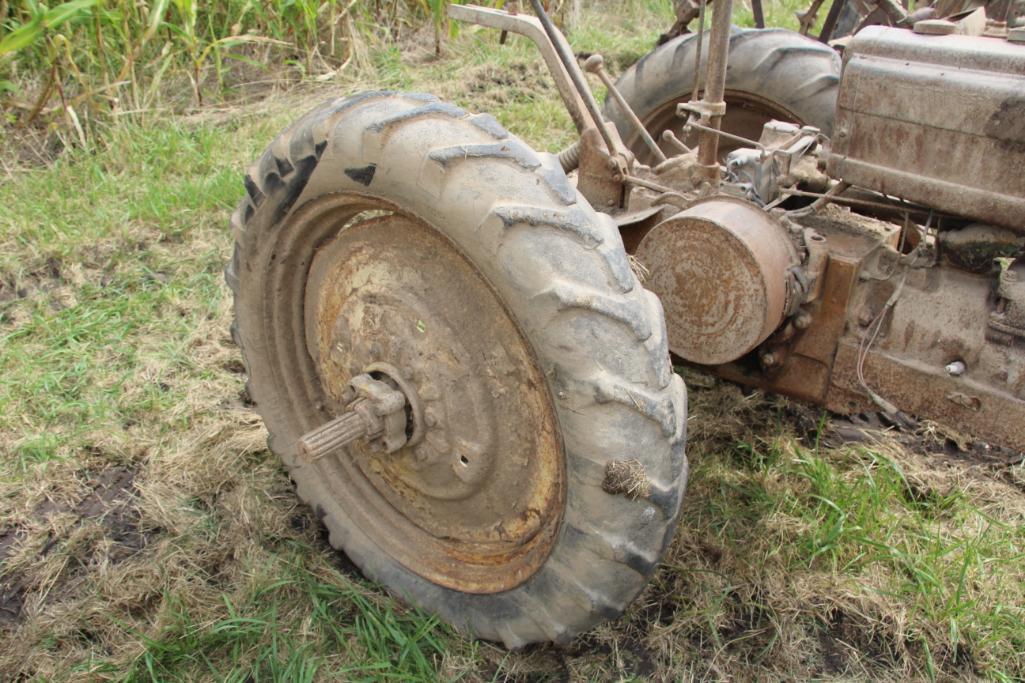 John Deere H tractor