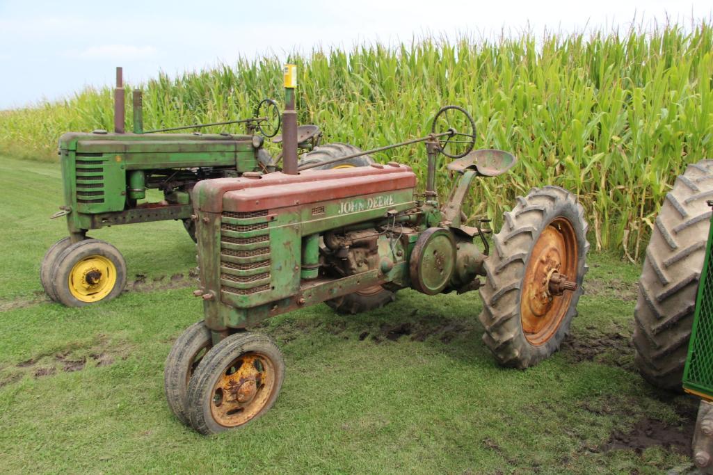 1940 John Deere H tractor