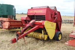 New Holland 845 round baler