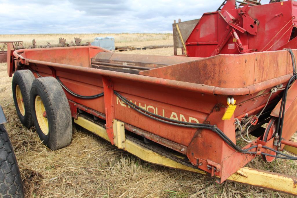 New Holland 679 tandem axle manure spreader