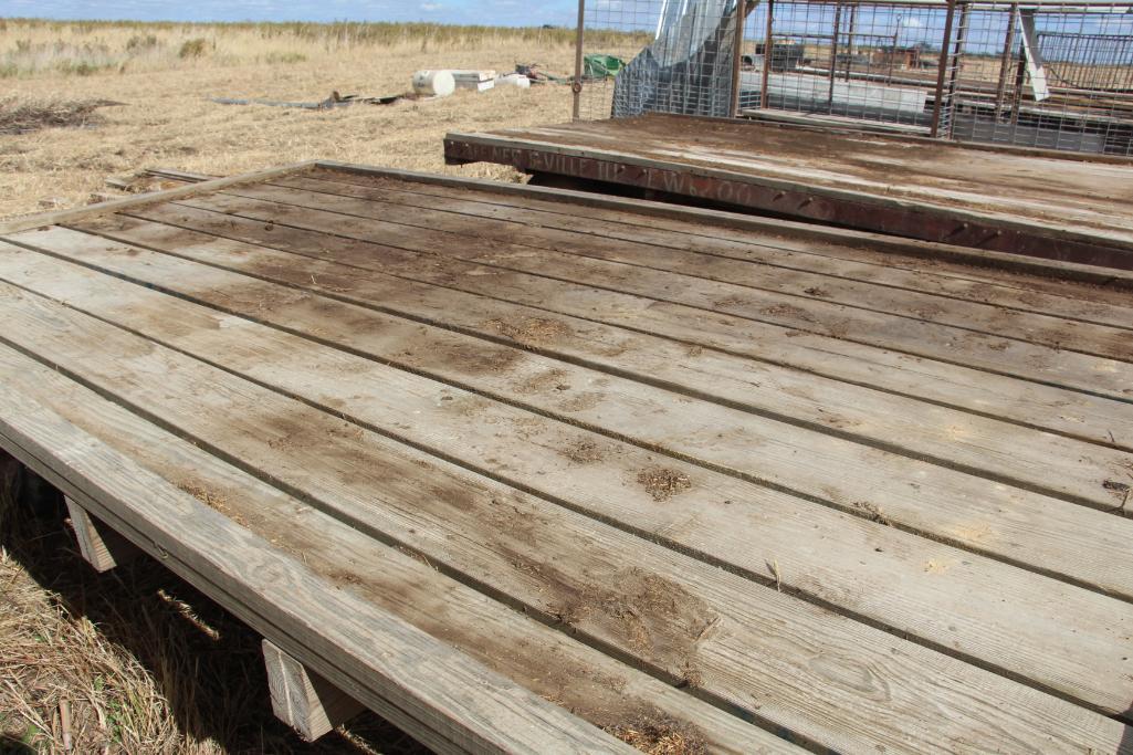 8' x 14' Hayrack on running gear