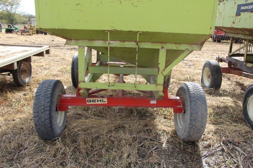 Parker 250 bu. gravity wagon on running gear