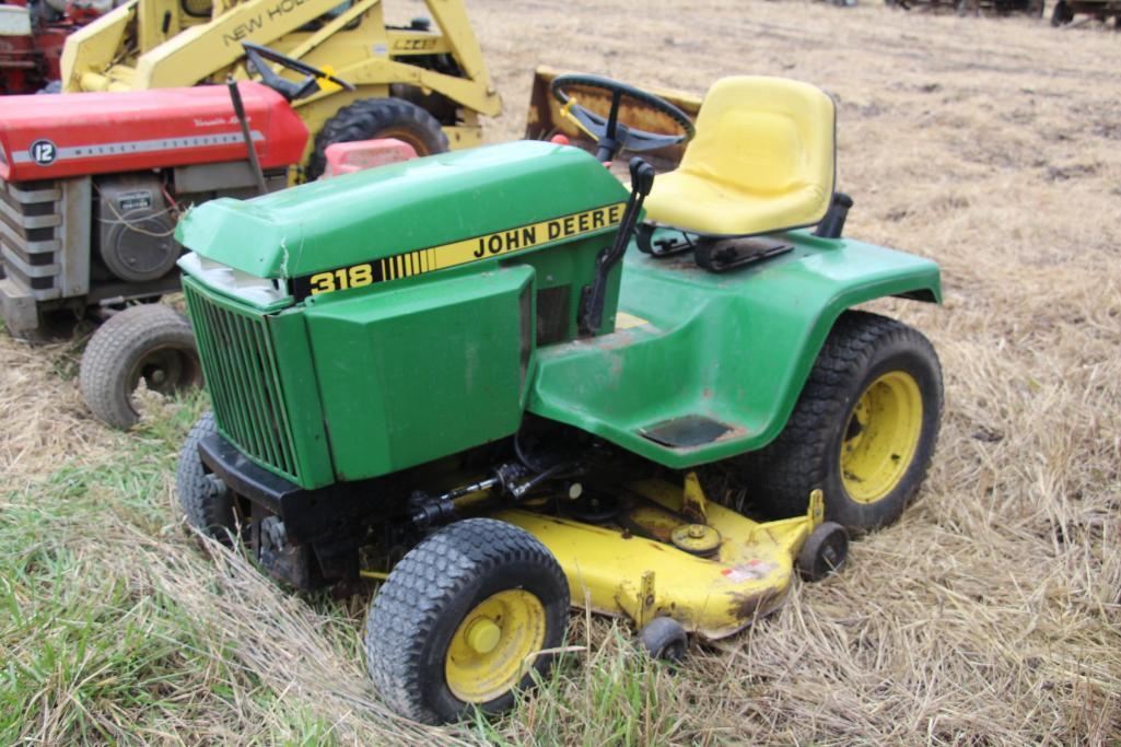 John Deere 318 riding lawn mower