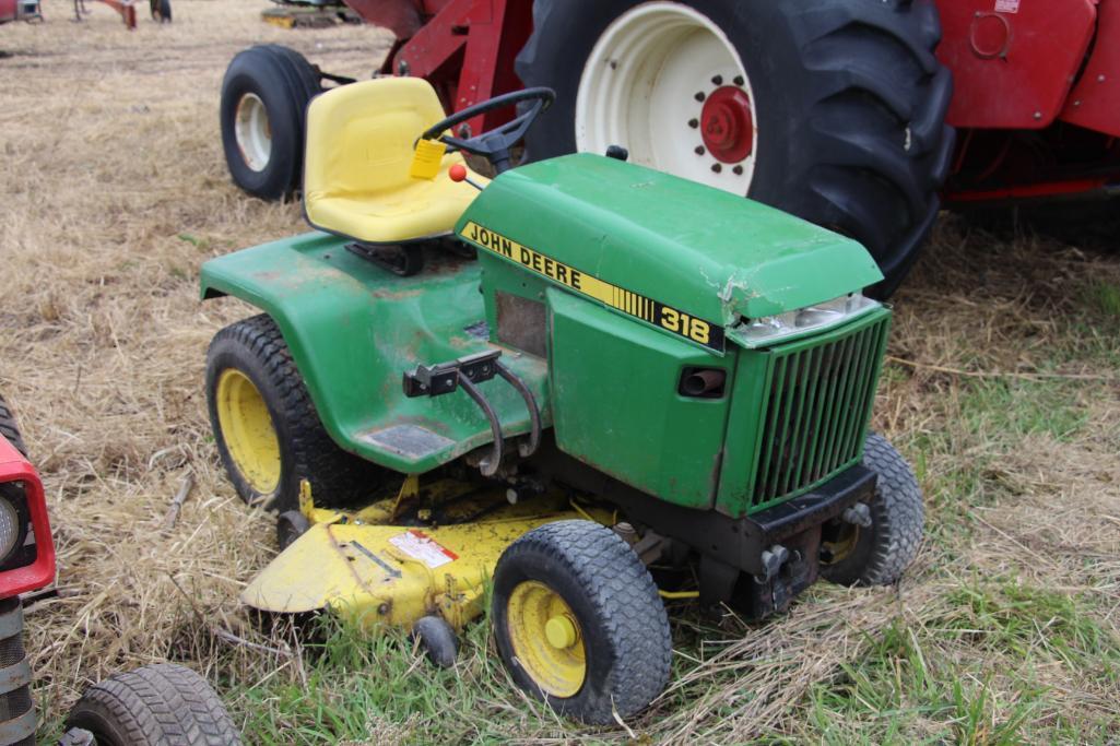 John Deere 318 riding lawn mower