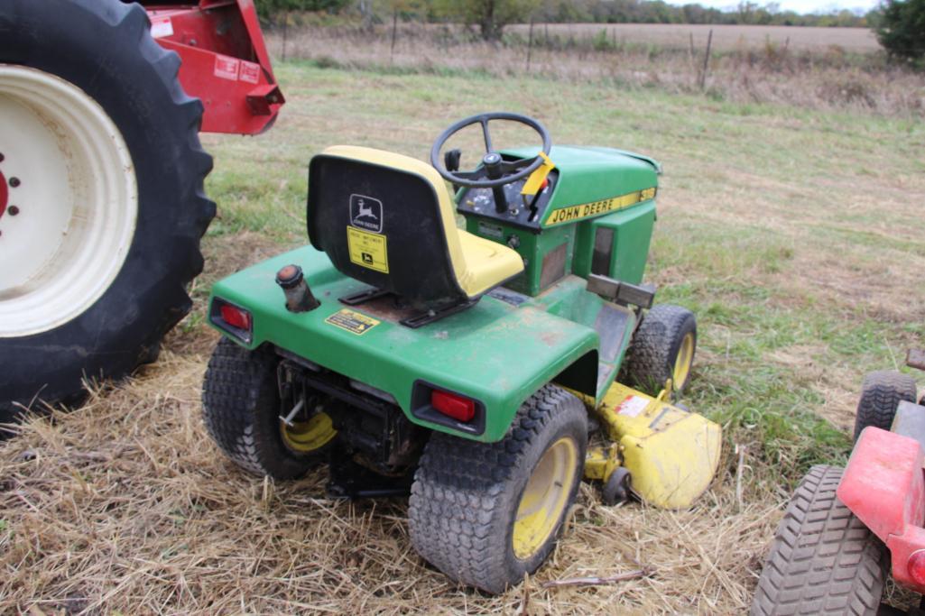 John Deere 318 riding lawn mower