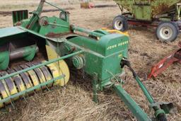 John Deere 24T square baler