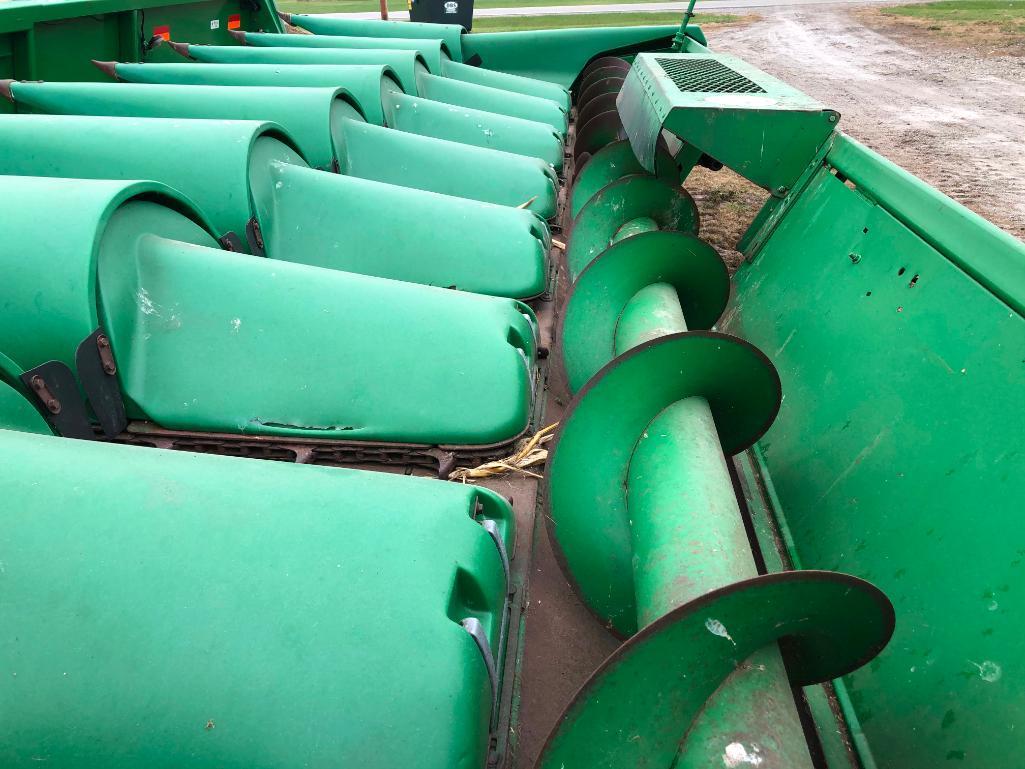 1998 John Deere 893 8 row 30" corn head