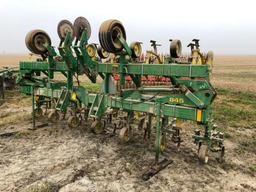 John Deere 845 12 row 30" cultivator