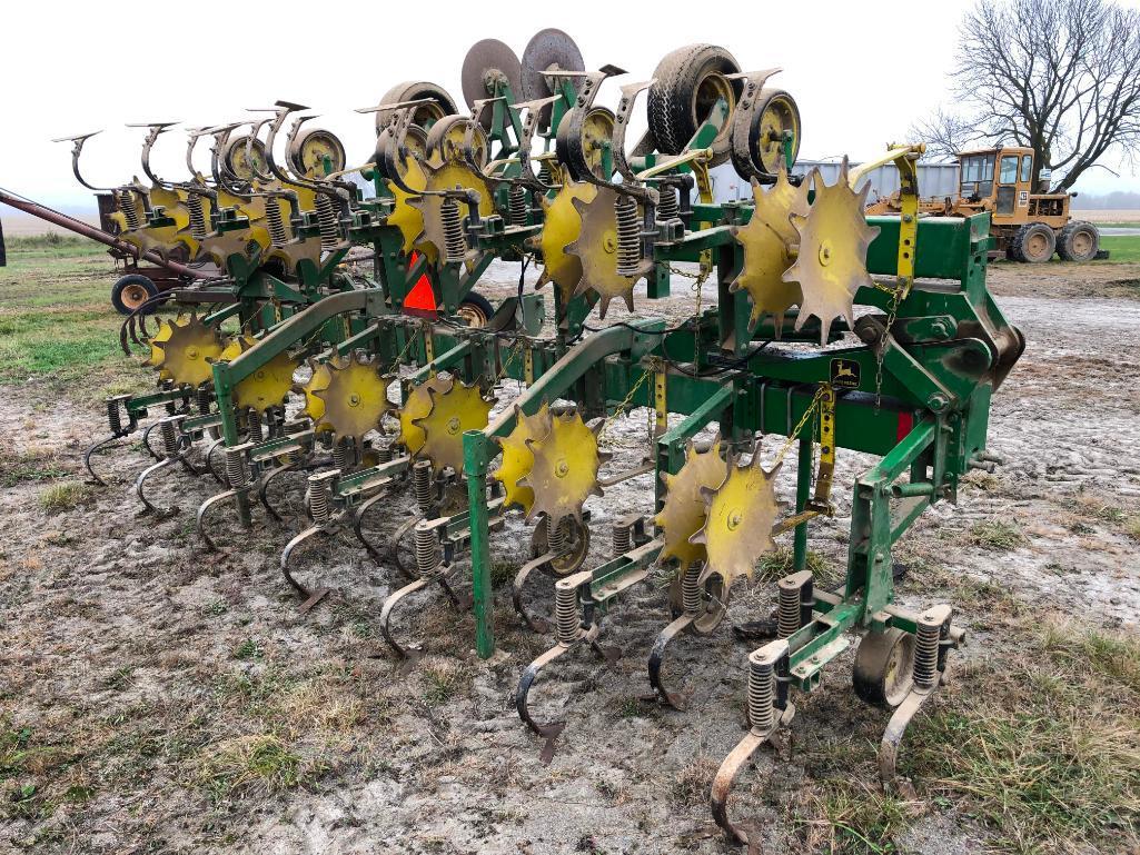 John Deere 845 12 row 30" cultivator