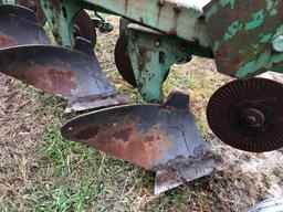 John Deere 2350-2450 7-bottom plow