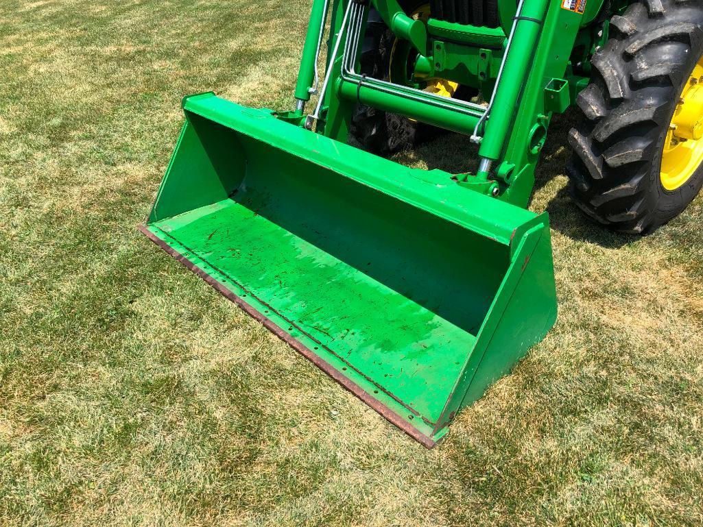 2010 John Deere 5105M MFWD tractor