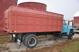 1975 IH Loadstar grain truck w/15' bed