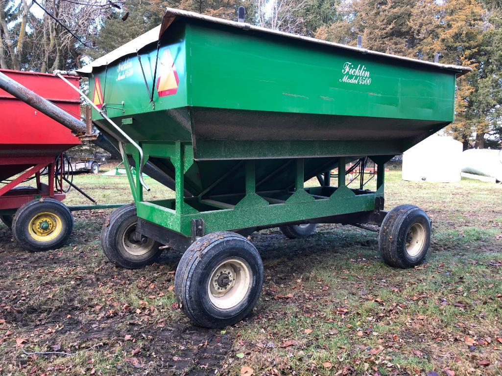 Ficklin 4500 gravity wagon