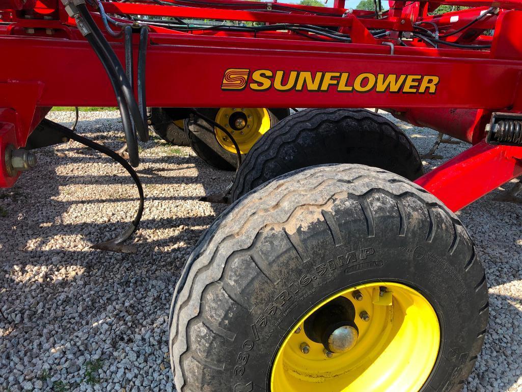 2013 Sunflower 6433 37' soil finisher