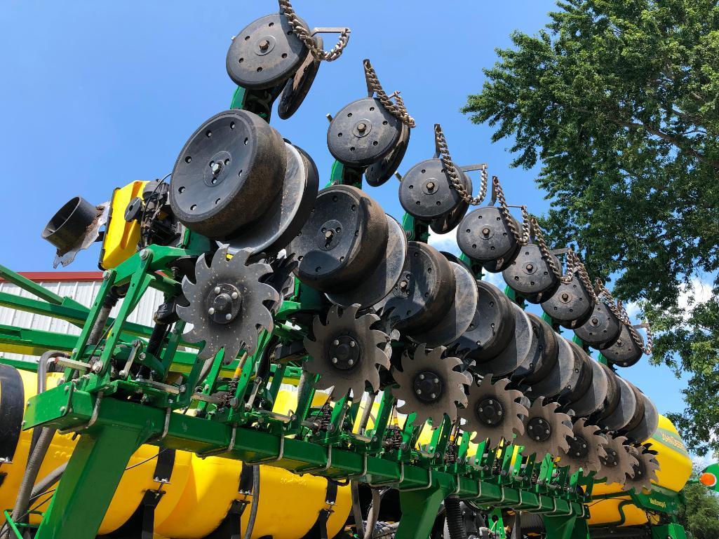 2015 John Deere 1795 CCS 24 row 20" planter