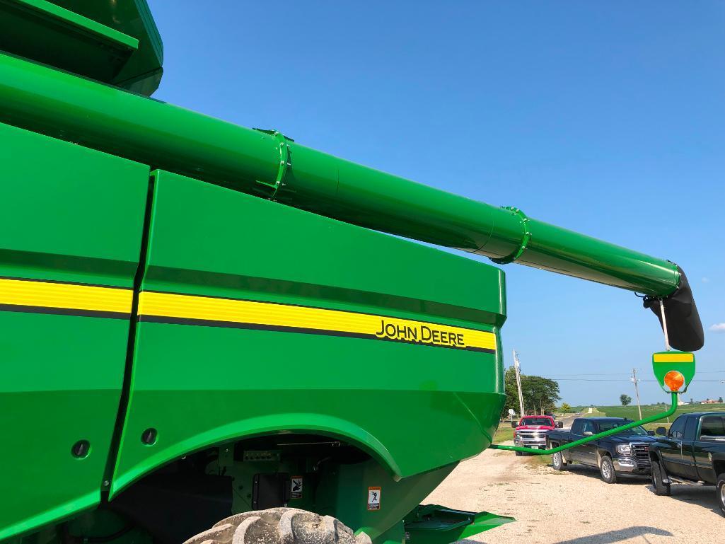 2017 John Deere S670 2wd combine