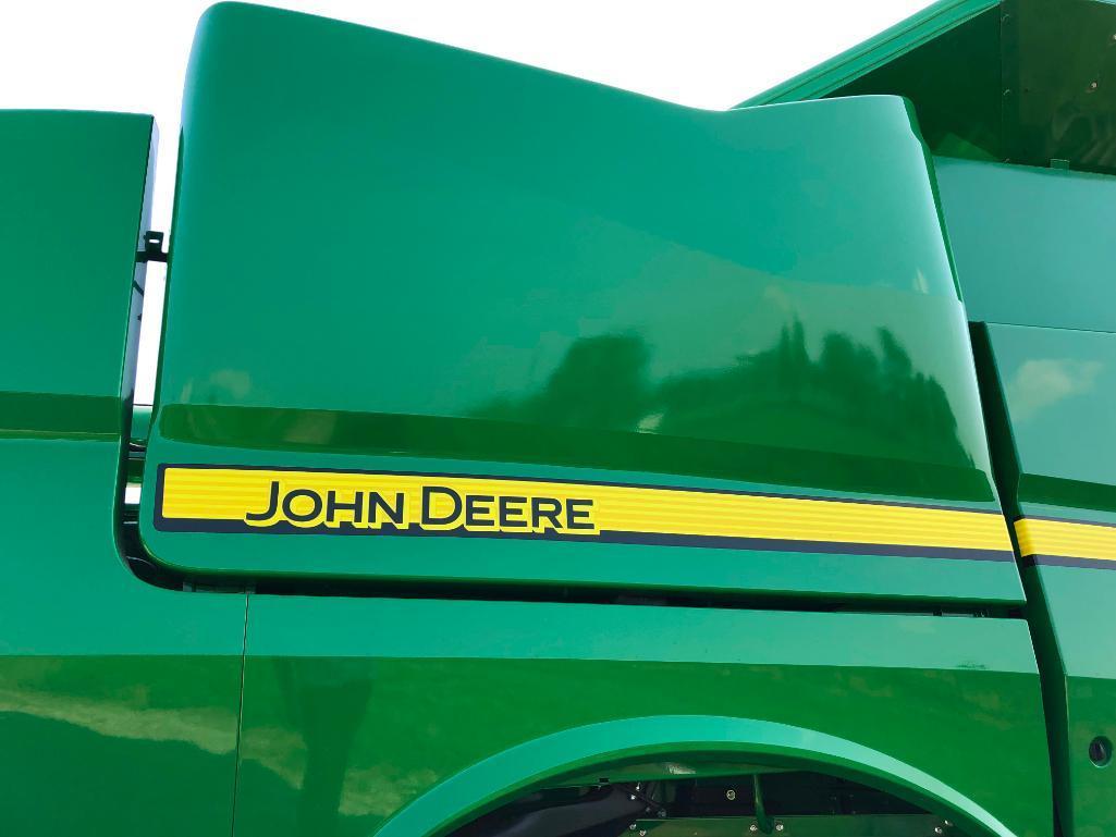 2017 John Deere S670 2wd combine