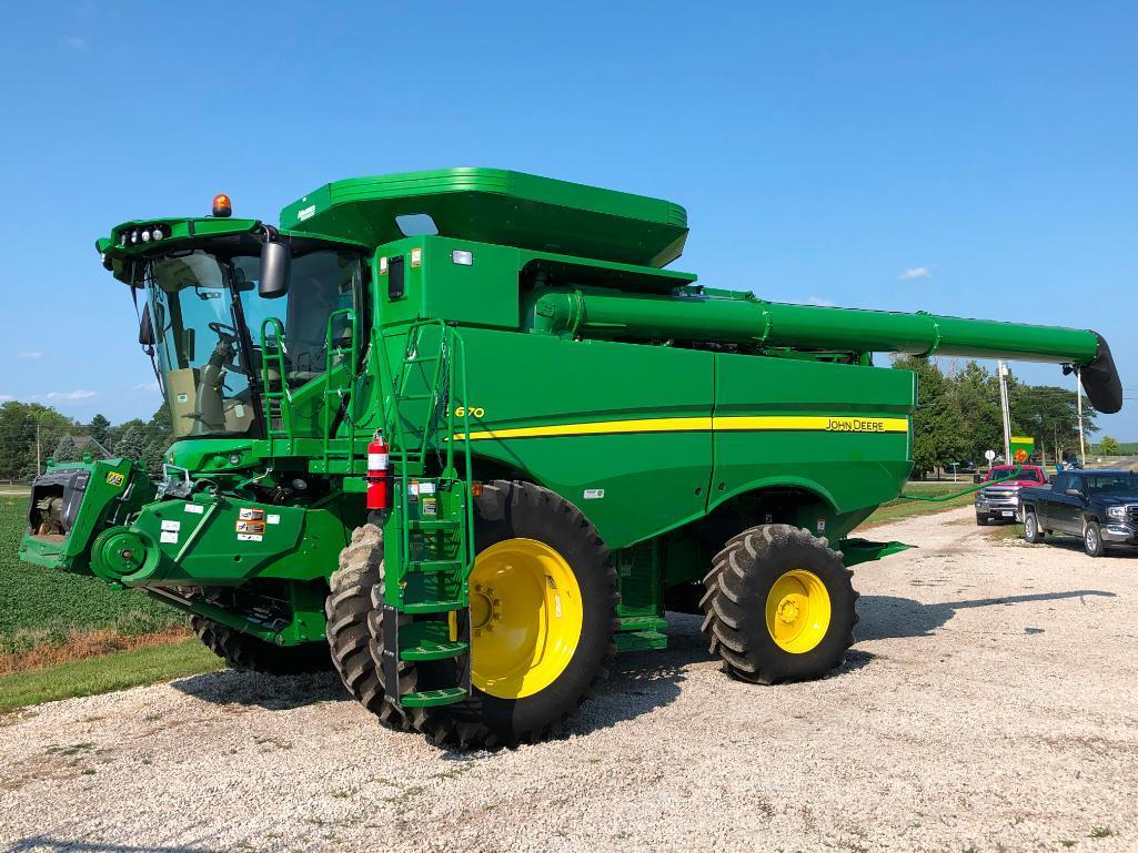 2017 John Deere S670 2wd combine