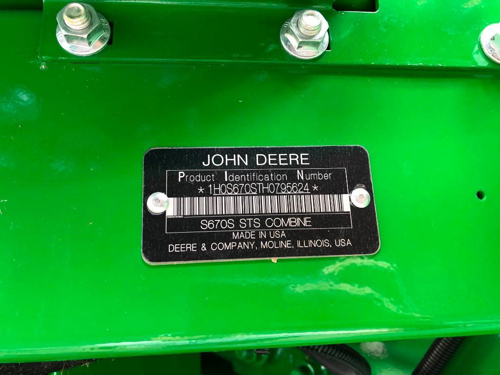 2017 John Deere S670 2wd combine